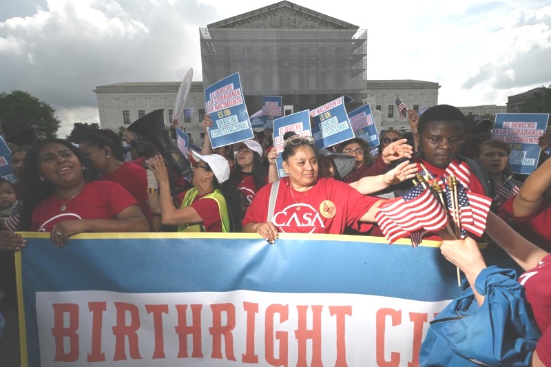 250626-supreme-court-birthright-citizenship-mn-1120-55d652